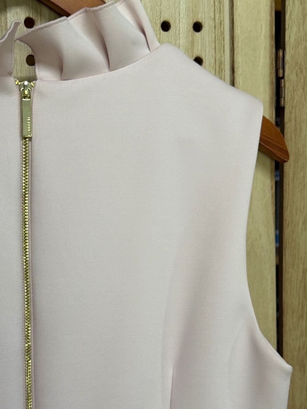Calvin Klein Premium Scuba Crepe Ruffle V-Neck Sheath Dress Blush Pink Size 12 - Picture 12 of 13
